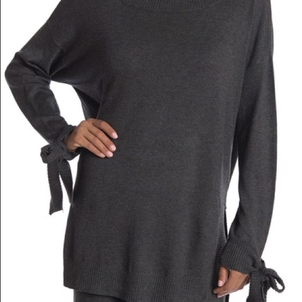 Black Nordstrom cashmere silk tie sleeve sweater